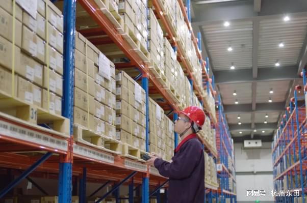 智能工廠出入庫(kù)管理三防平板電腦解決方案